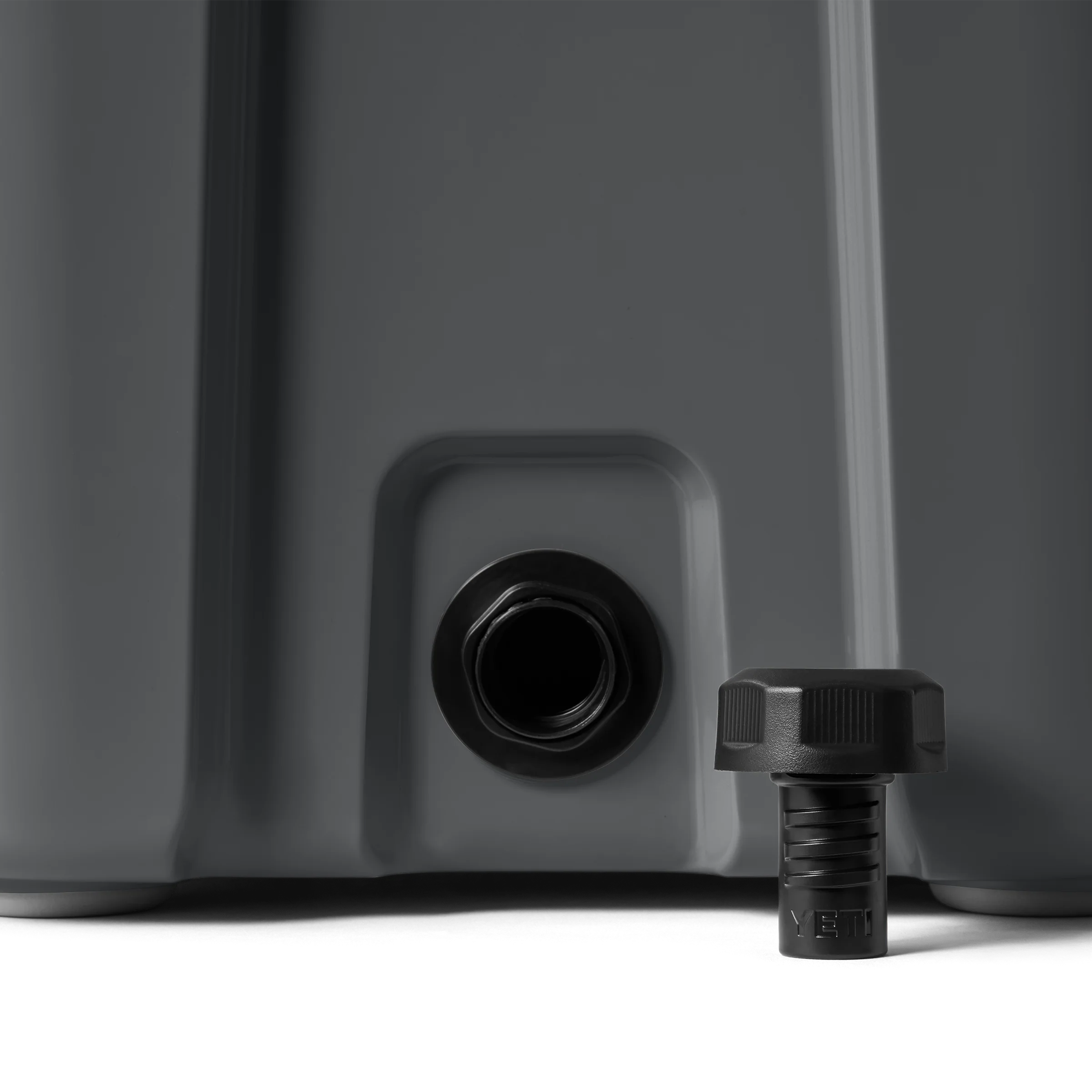 Roadie® 24 Cool Box - Image 8